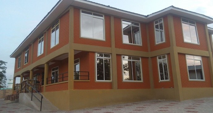 Nyumba ya Mwananchi  aliyoijenga kwa kutumia matofali ya kufungamana huko Kibaha Mkoani Pwani baada ya kupata ushauri kutoka NHBRA