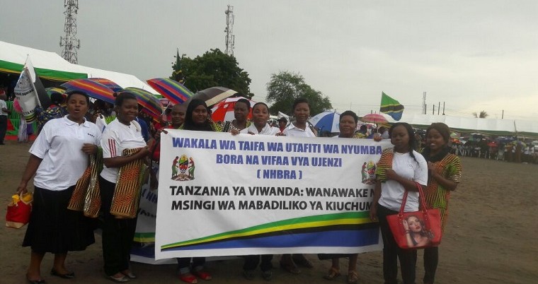 Wanawake wa NHBRA wakiwa katika picha ya pamoja katika maadhimisho ya Siku ya Wanawake Duniani yaliyofanyika Kimkoa katika viwanja vya Mwembe Yanga Jijini Dar es salaam