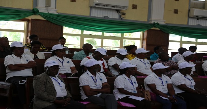 Baadhi ya washiriki wakifuatilia mada mbalimbali zilizokuwa zinatolewa kwenye warsha ya wadau wa Ushirika wa Nyumba nchini kwenye ukumbi wa Karimjee jijini Dar es salaam
